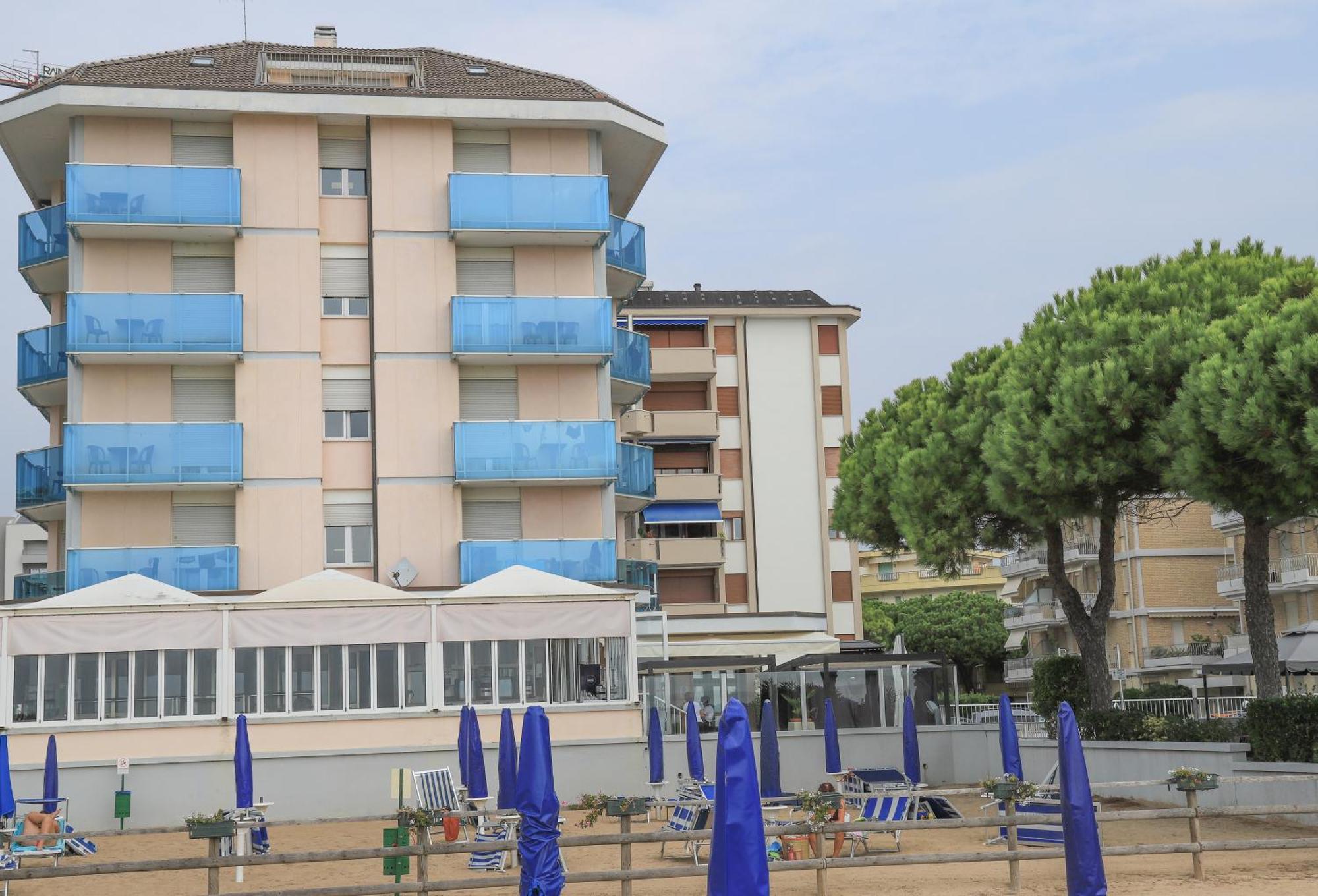 Hotel La Bussola Lido di Jesolo Dış mekan fotoğraf
