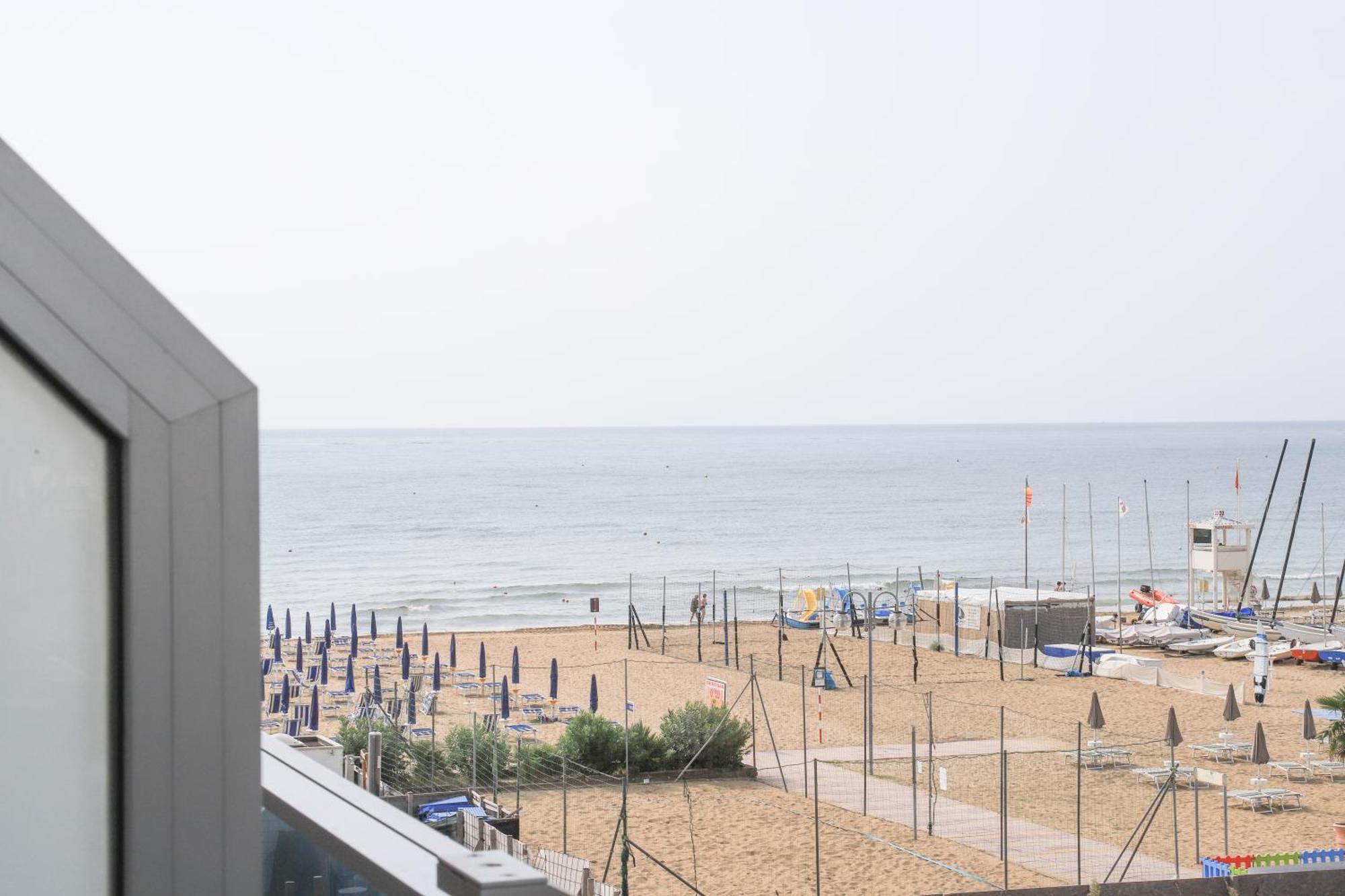 Hotel La Bussola Lido di Jesolo Dış mekan fotoğraf